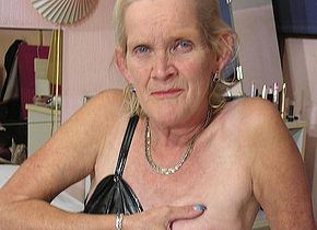 horny dutch mature slut showing her soaking wet cunt