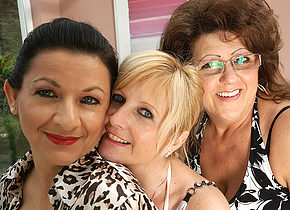 Three mature lesbians have some serious fun